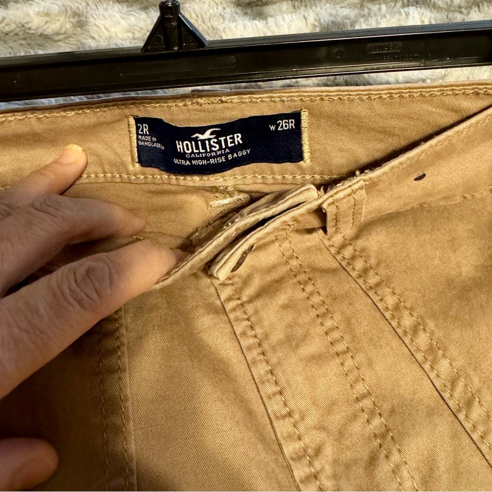 Hollister Ultra High-Rise Baggy Cargo Pants Size 2R - Picture 7 of 7